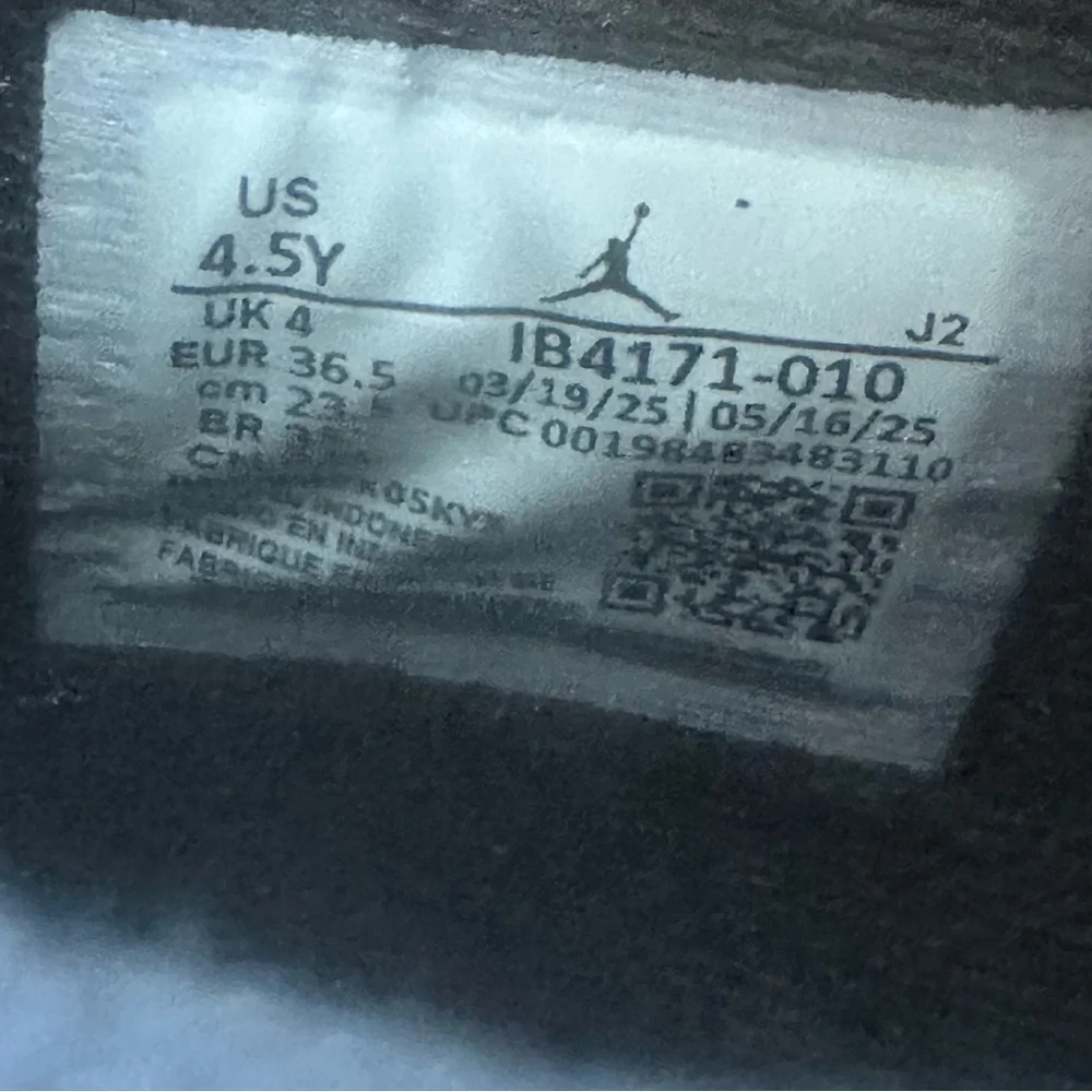 Air Jordan 4 Retro Black Cat - Picture 5 of 7